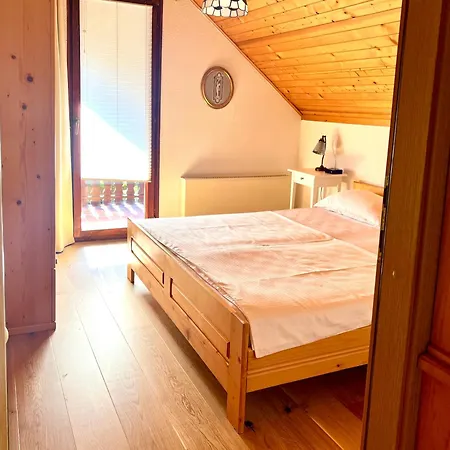 Chalet Panoramic Forest And Castle View *