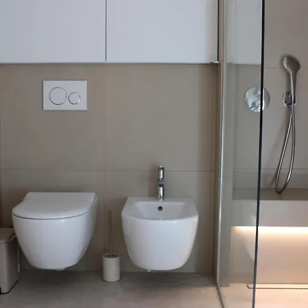 Panoramic Forest And Castle View Chalet