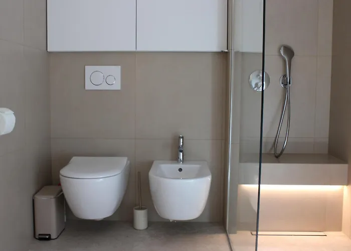 Panoramic Forest And Castle View Шале