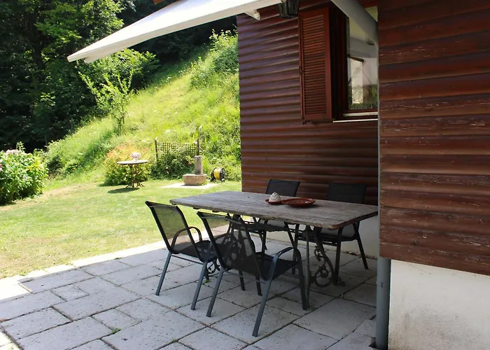 Panoramic Forest And Castle View Chalet
